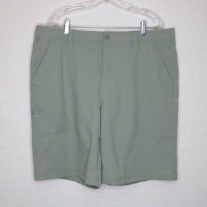 Columbia* Men's 1.5" Belt Loop Multipocketed Snap Closure Flat Front Shorts~ 38W